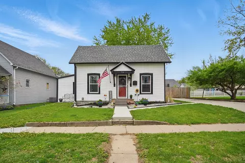 714 E Robinson St, Knoxville, IA 50138