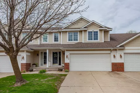 1730 Waters Edge Dr, Pleasant Hill, IA 50327