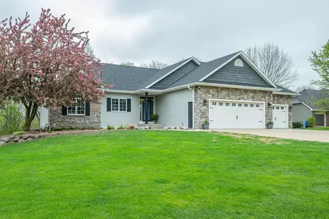 895 SE 61st St, Pleasant Hill, IA 50327