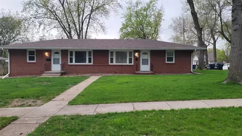 3314 68th St, Urbandale, IA 50322