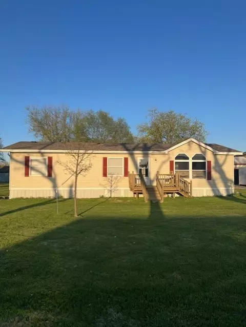 515 S Adair St, Stuart, IA 50250