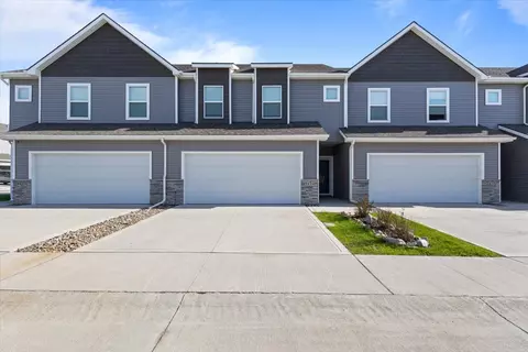 3419 NW Stratford Ln, Ankeny, IA 50023