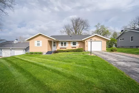 810 15 St, Perry, IA 50220
