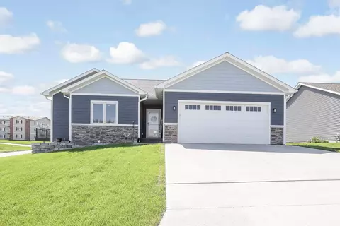 1815 S 2nd St, Oskaloosa, IA 52577