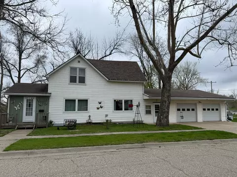 809 S Main St, Toledo, IA 52342