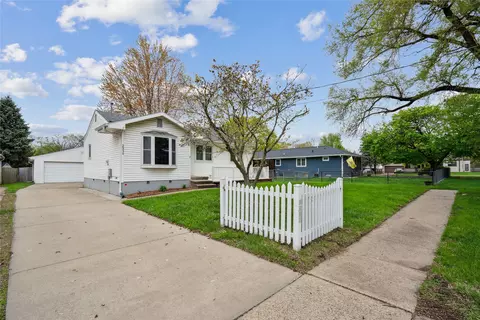 2534 Lay St, Des Moines, IA 50317