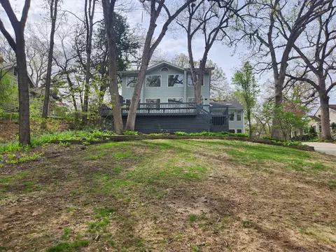 5132 Waterbury Rd, Des Moines, IA 50312