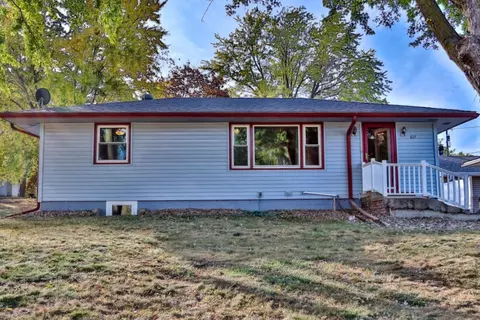 617 N Main St, Monroe, IA 50170