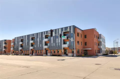 400 SW 7th St #303, Des Moines, IA 50309