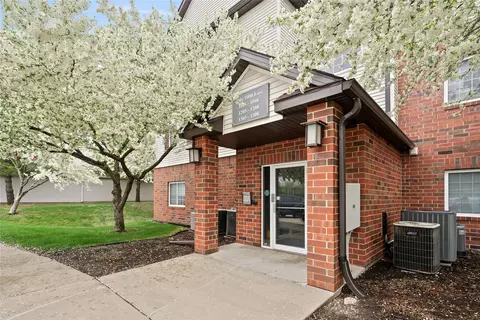 6440 Ep True Pkwy #1108, West Des Moines, IA 50266