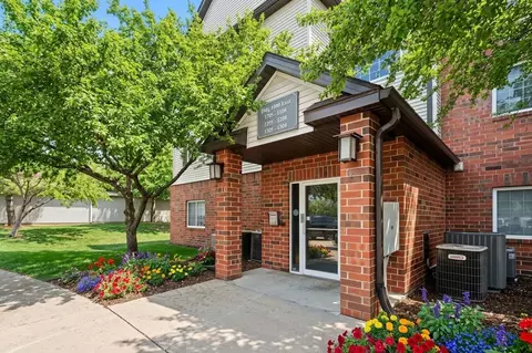 6440 Ep True Pkwy #1108, West Des Moines, IA 50266