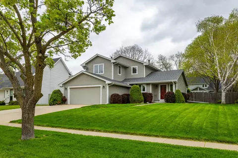 2905 Maple St, West Des Moines, IA 50265