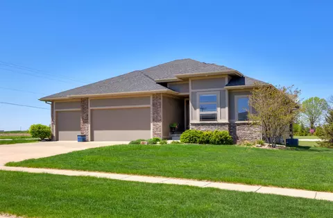 10695 NW 72nd Ln, Johnston, IA 50131
