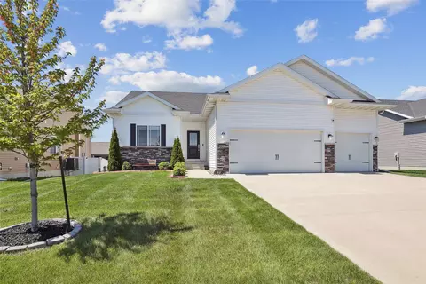 855 NE Addison Dr, Waukee, IA 50263