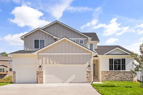 419 Stillwater Ct, West Des Moines, IA 50265