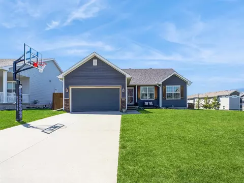 320 SE Sagewood Cir, Waukee, IA 50263