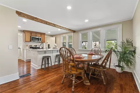 202 SW School St, Ankeny, IA 50023