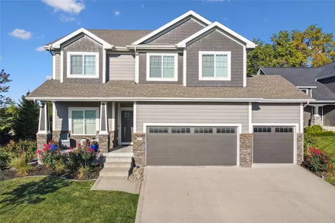 971 S 93rd St, West Des Moines, IA 50266
