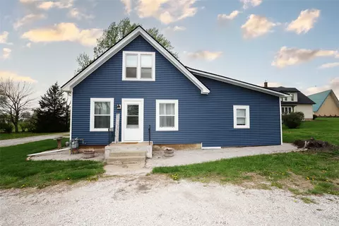 414 S 1st St, Ogden, IA 50212