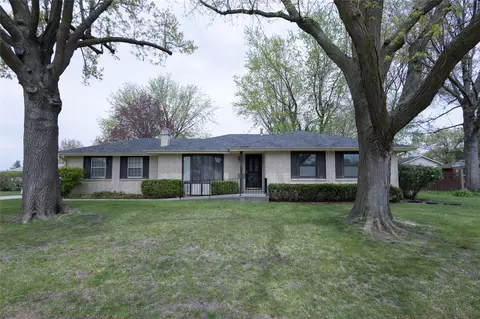 1606 N 8th Ave E, Newton, IA 50208