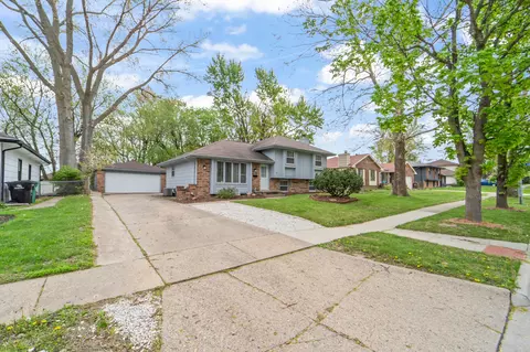 701 NW School St, Ankeny, IA 50023