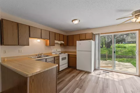 4956 NW Lovington Dr, Des Moines, IA 50310