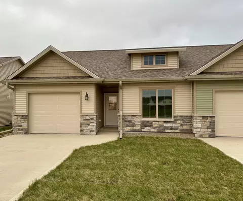 415 Madison St W, Winterset, IA 50273