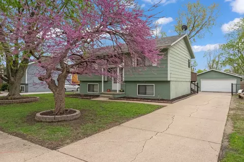 1010 7th St NW, Altoona, IA 50009