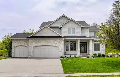 1385 Tulip Tree Ln, West Des Moines, IA 50266