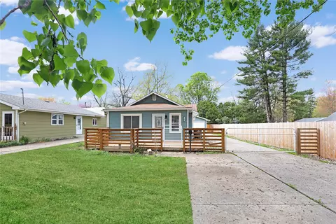 2704 50th St, Des Moines, IA 50310