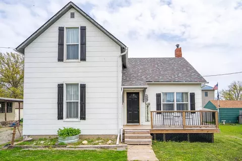 408 E 5th St N, Newton, IA 50208