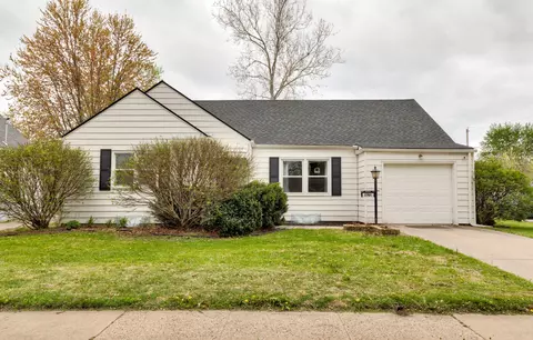 2701 E Walnut St, Des Moines, IA 50317