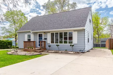 218 16th St, Ames, IA 50010