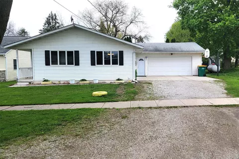 417 2nd St, Collins, IA 50055