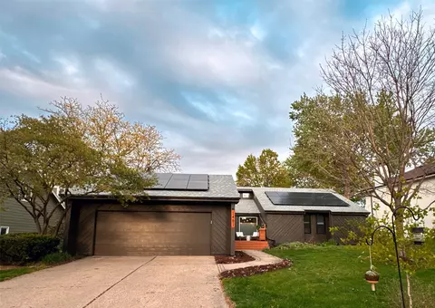 1481 NW 102nd St, Clive, IA 50325