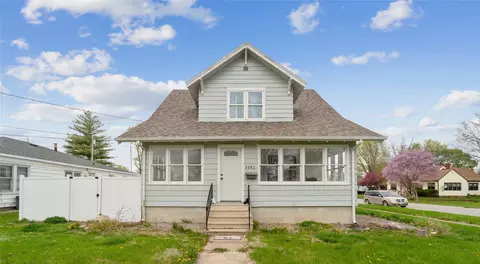 1302 Washington Ave, Iowa Falls, IA 50126