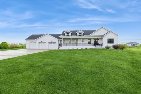 54464 306th Ln, Huxley, IA 50124