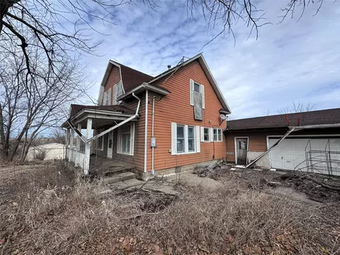 205 S West Ave, Lacona, IA 50139