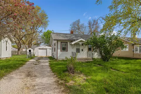 1319 Bundy St, Des Moines, IA 50315