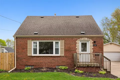 938 Wolcott Ave, Des Moines, IA 50315