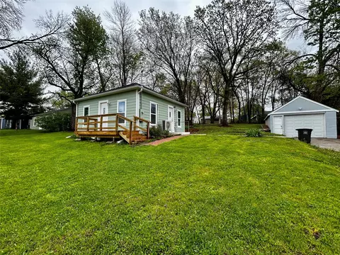 3825 15th St, Des Moines, IA 50313
