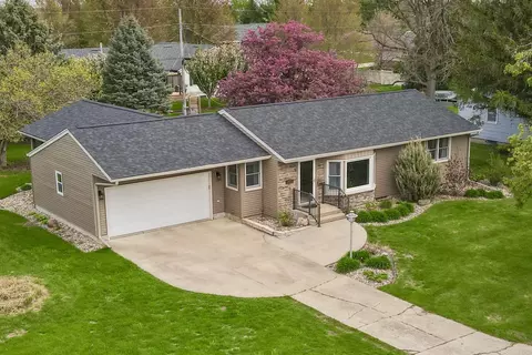 1711 10th Avenue Pl, Grinnell, IA 50112