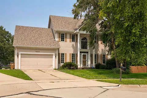 12373 Hazelwood Ct, Clive, IA 50325