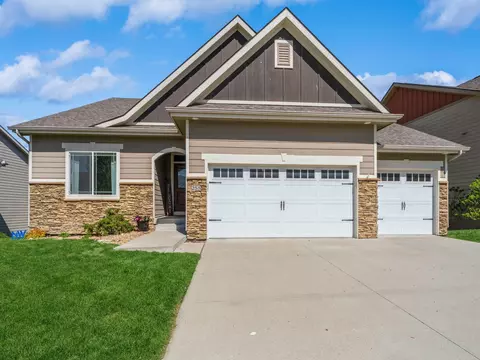 255 Abigail Ln, Waukee, IA 50263