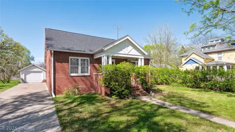 315 W Washington St, Winterset, IA 50273