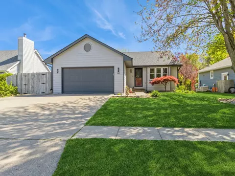 1411 E Franklin Ave, Indianola, IA 50125