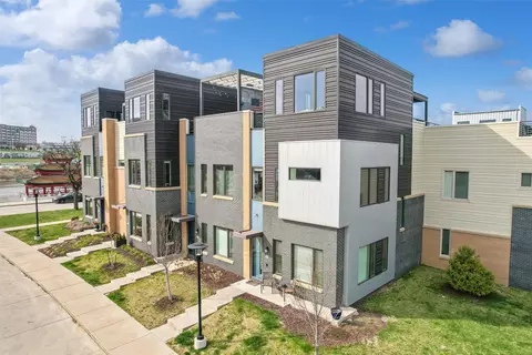118 E Center St, Des Moines, IA 50309