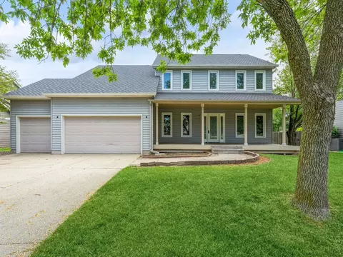 2085 Country Club Blvd, Clive, IA 50325