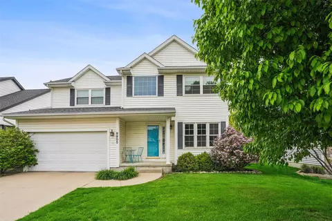 9905 Mcwilliams Dr, Johnston, IA 50131