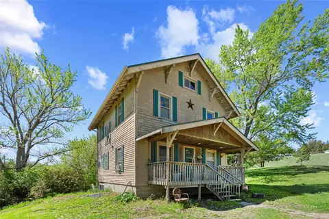 9044 Nevada St, Indianola, IA 50125